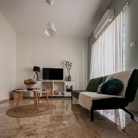 Anesis With A Yard Διαμέρισμα Καλαμάτα Εξωτερικό φωτογραφία